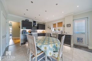 Kitchen/Diner- click for photo gallery